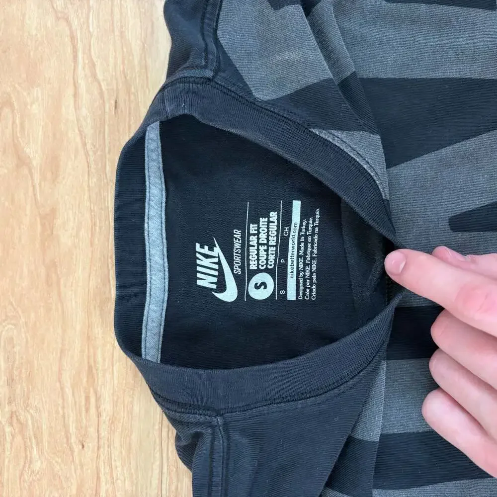 Nike Sportswear NSW Big Logo Spellout T-Shirt
